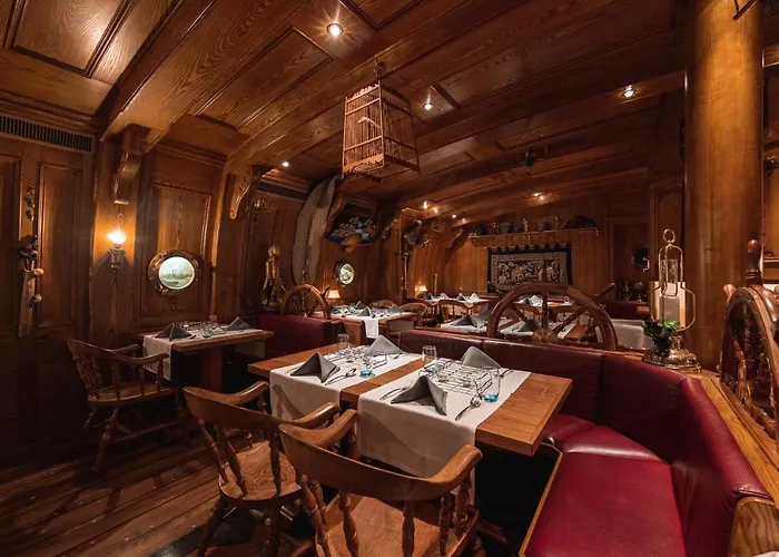 Boutique Albana Real - Restaurants & Отель